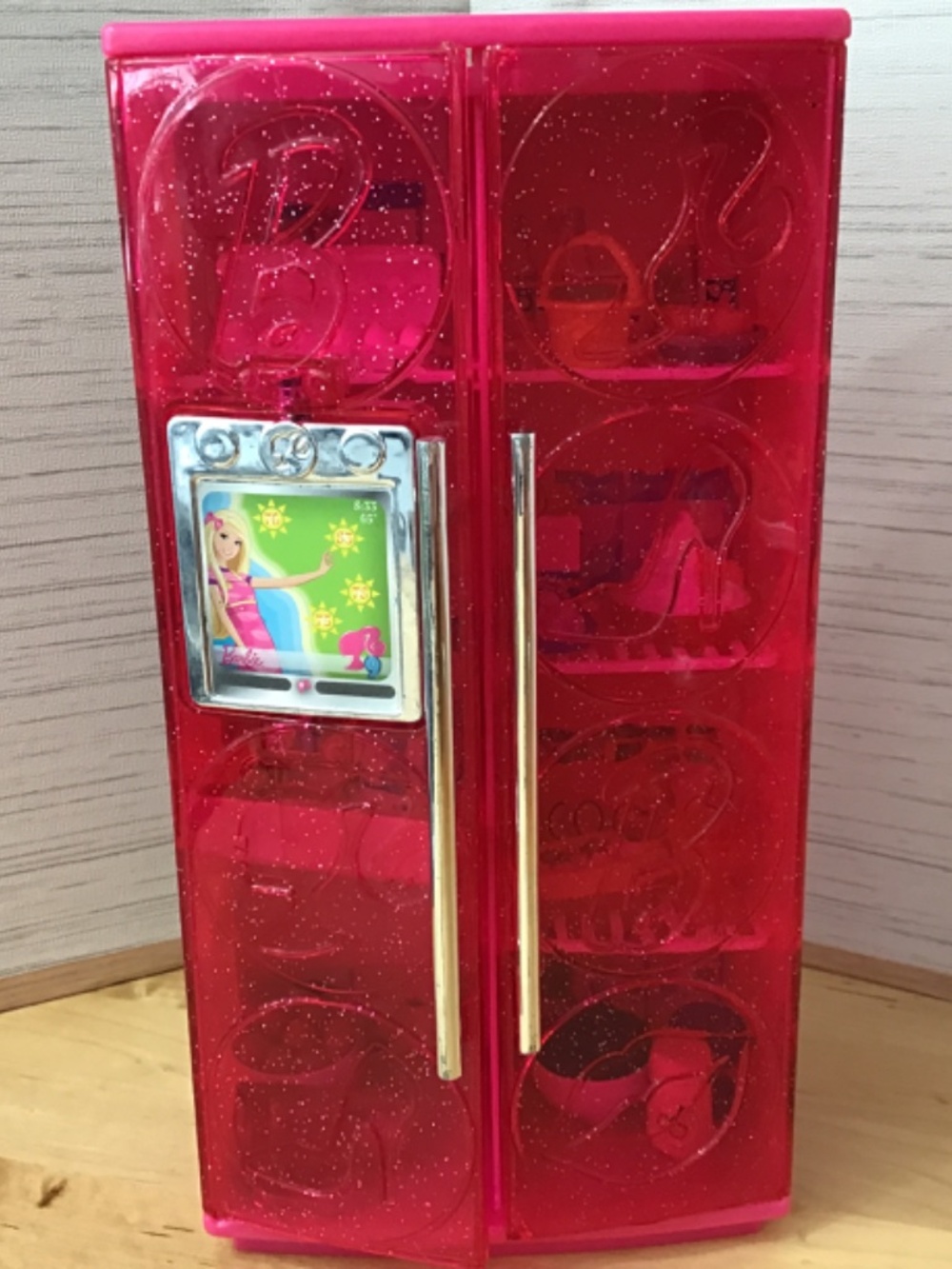 2010 Barbie Glam Fridge and Accessories - Picture 5 of 14